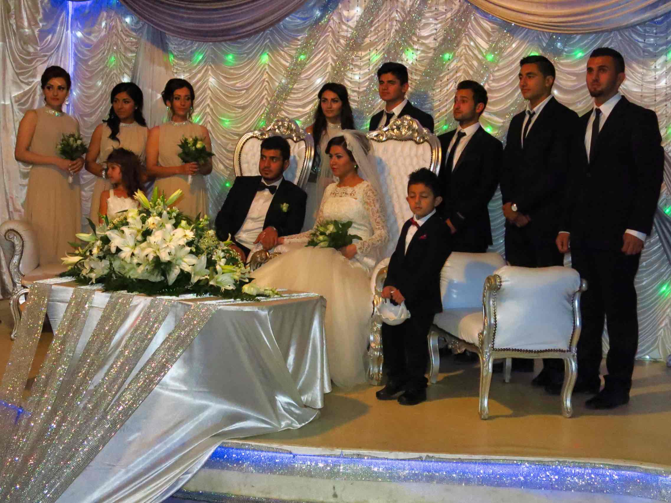 Brudeparret på tronen